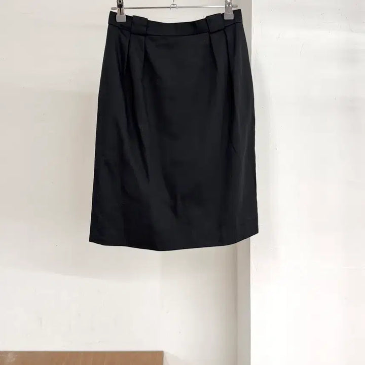 [BUNJANG] Christian Dior Black Pleated Midi Skirt / 크리스찬 디올 블랙 핀턱 미디 스커트
