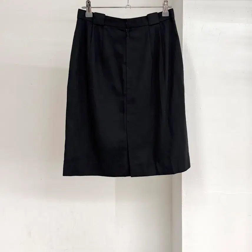 [BUNJANG] Christian Dior Black Pleated Midi Skirt / 크리스찬 디올 블랙 핀턱 미디 스커트