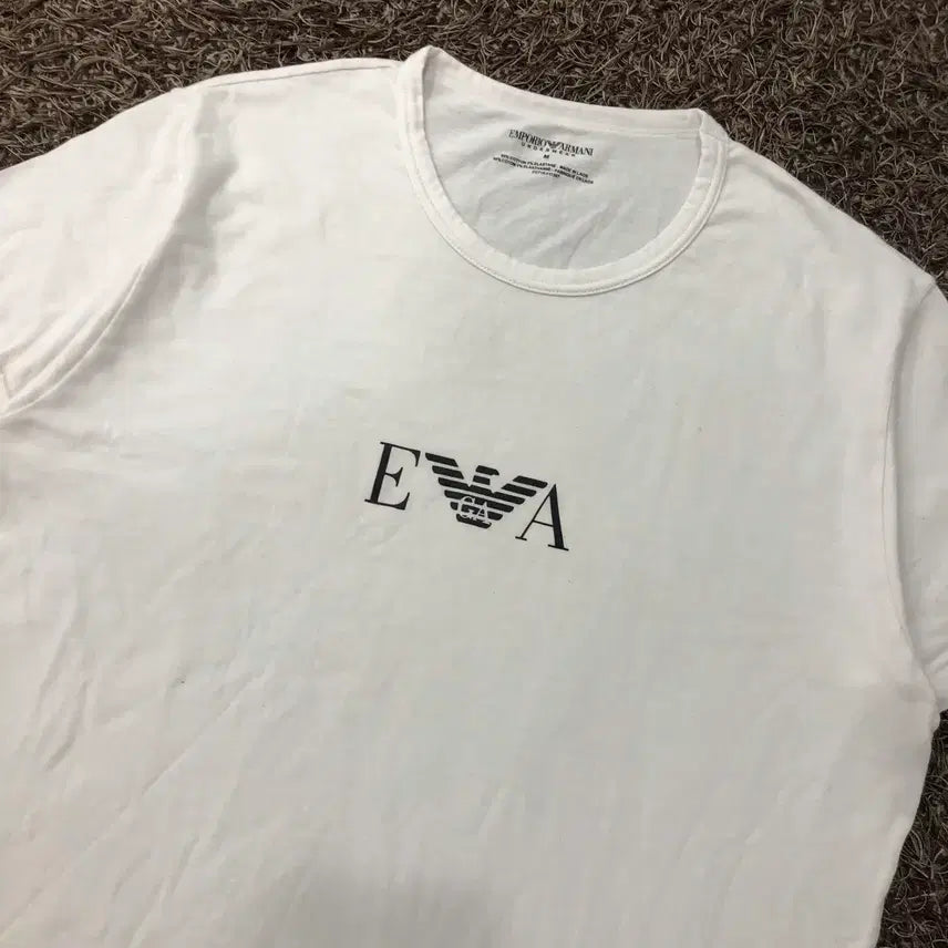 [BUNJANG] Emporio Armani Logo White Short Sleeve T-shirt / M 엠포리오 아르마니 로고 화이트 반팔 티셔츠