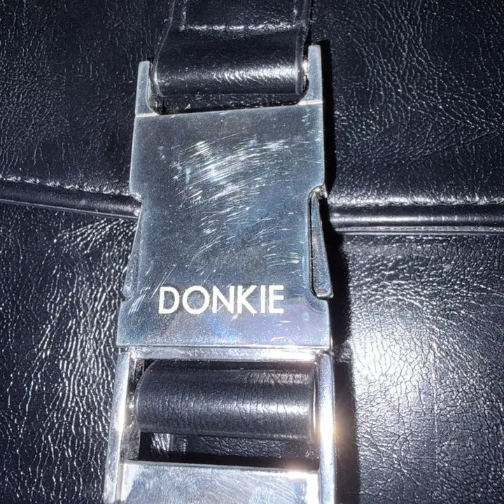 [BUNJANG] Donkey Sisi Shoulder Bag - Black Silver Buckle / 돈키 시시 sisi 숄더백 블랙 실버 버클 가방