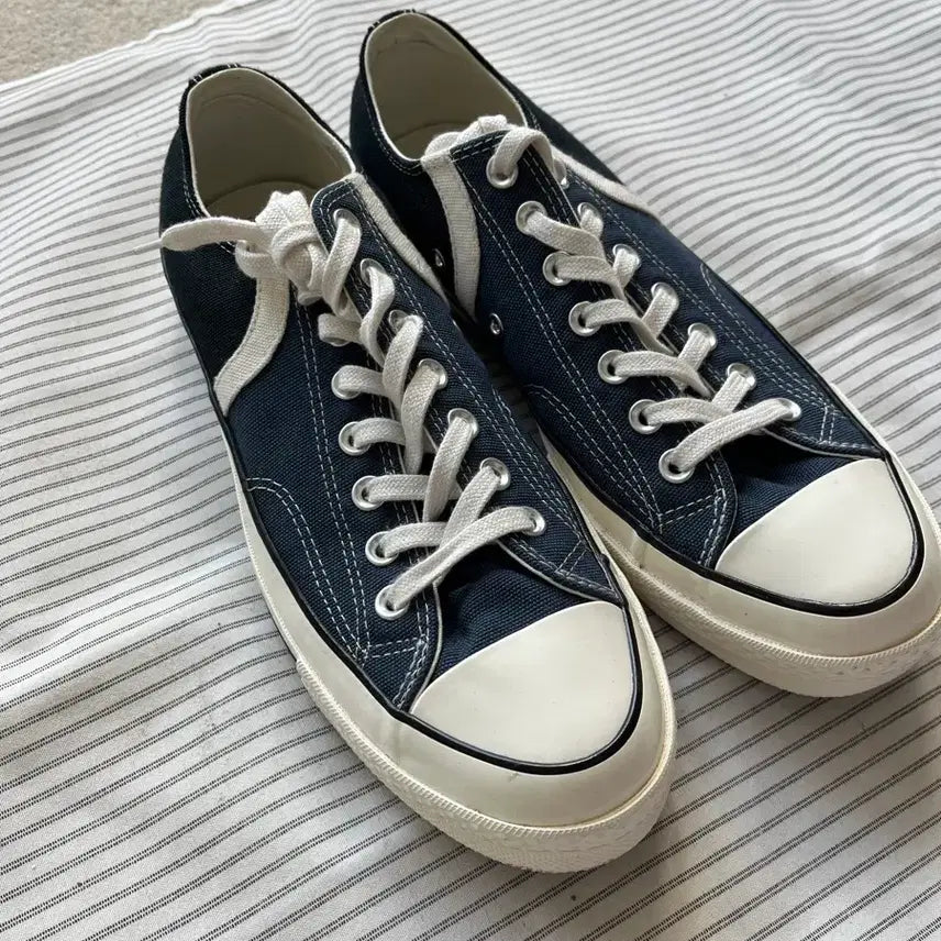 [BUNJANG] Converse Chuck Taylor All Star OX Navy Sneakers / 컨버스 척 테일러 All Star OX Navy (270)