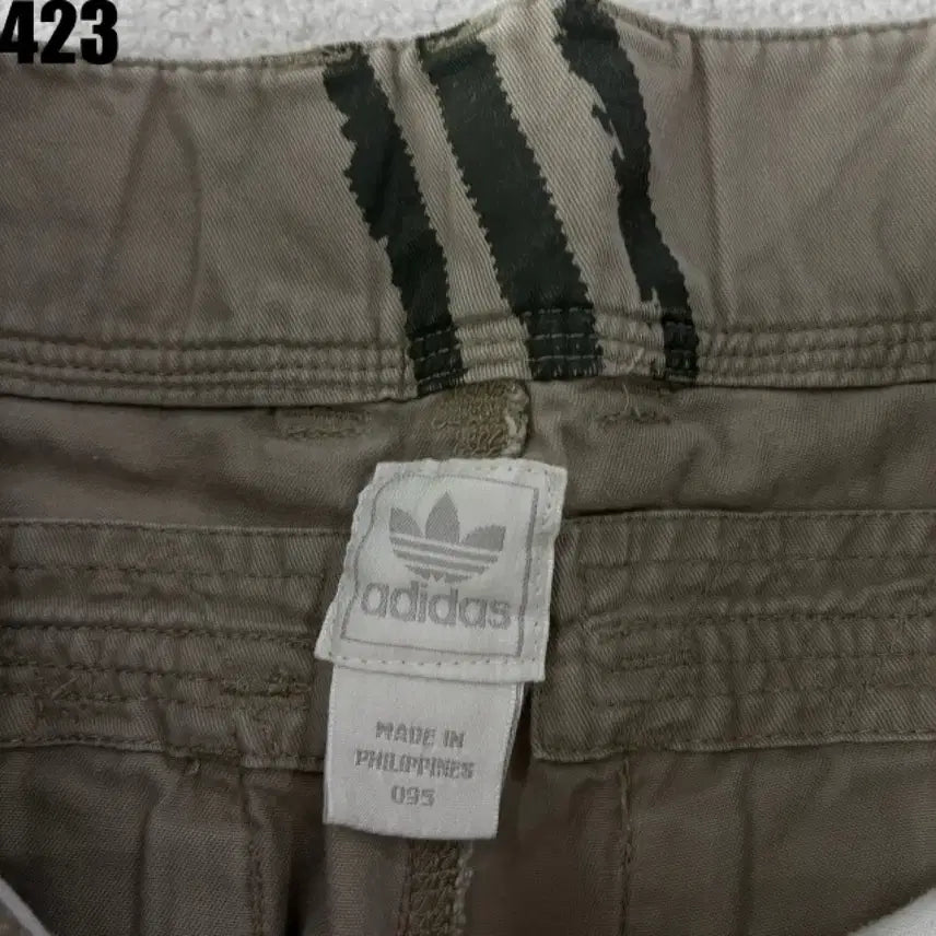 [BUNJANG] Adidas Originals Khaki Cargo Shorts L / 아디다스 오리지널 불꽃 카키색 카고 반바지 L