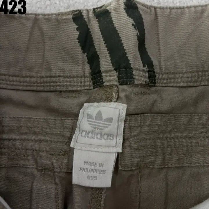 [BUNJANG] Adidas Originals Khaki Cargo Shorts L / 아디다스 오리지널 불꽃 카키색 카고 반바지 L