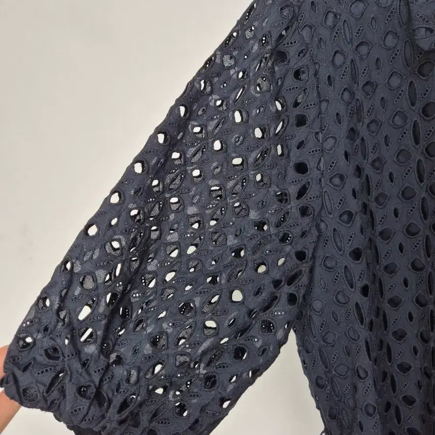 [SOLD OUT] 라우렐 블랙 아일렛 펀칭 원피스