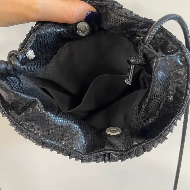[BUNJANG] Black Pleated Tassel Shoulder Bag/Crossbody Bag / (촬영만한)블랙 플리츠 수술백 숄더백겸 크로스백
