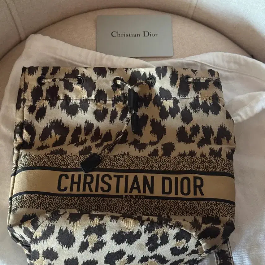 [BUNJANG] Dior Travel Leopard Bucket Bag / 디올 트레블 레오파드 복조리 백 ( 베이지 이너백 같이드려요)