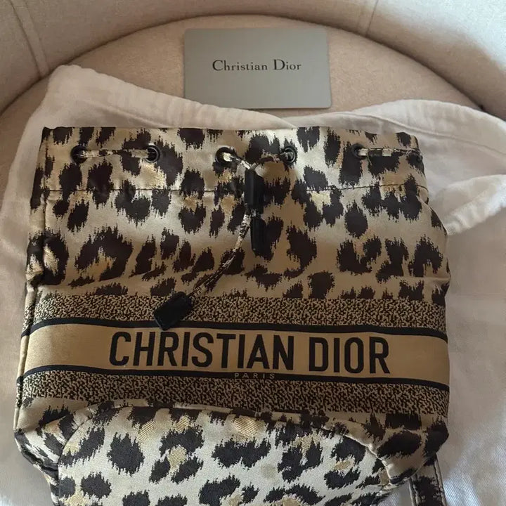 [BUNJANG] Dior Travel Leopard Bucket Bag / 디올 트레블 레오파드 복조리 백 ( 베이지 이너백 같이드려요)
