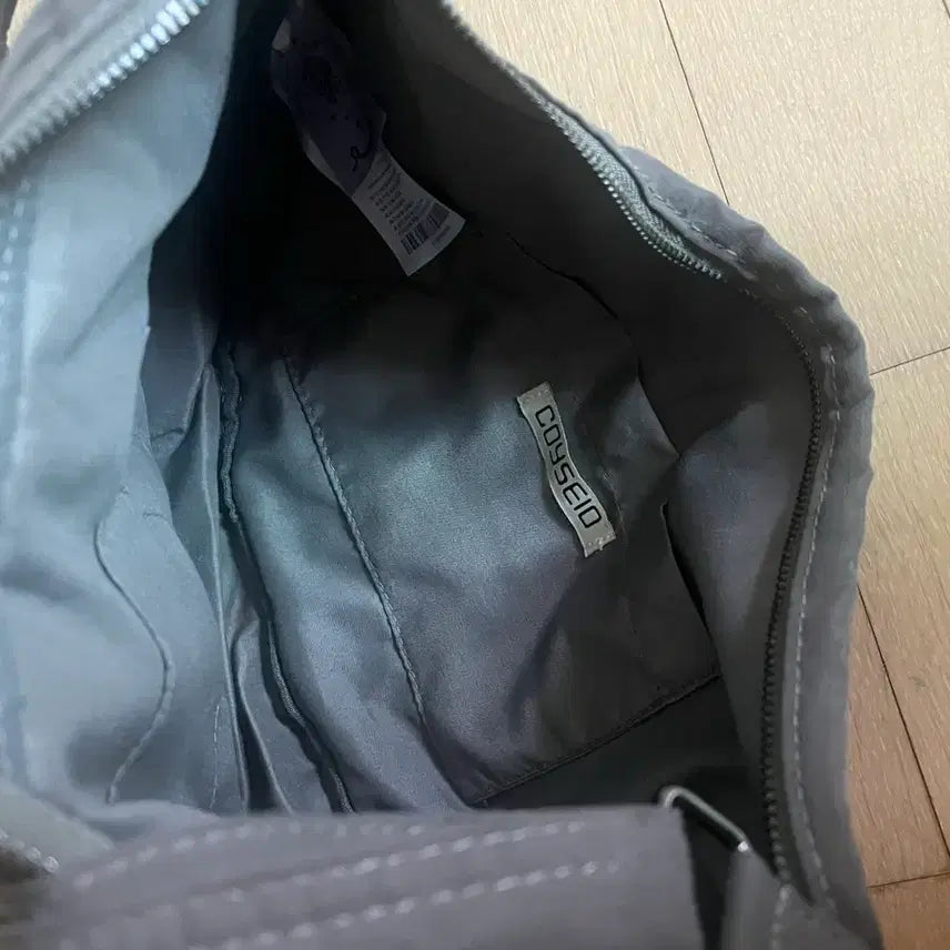 [BUNJANG] Wingback Charcoal Item / 윙백 차콜