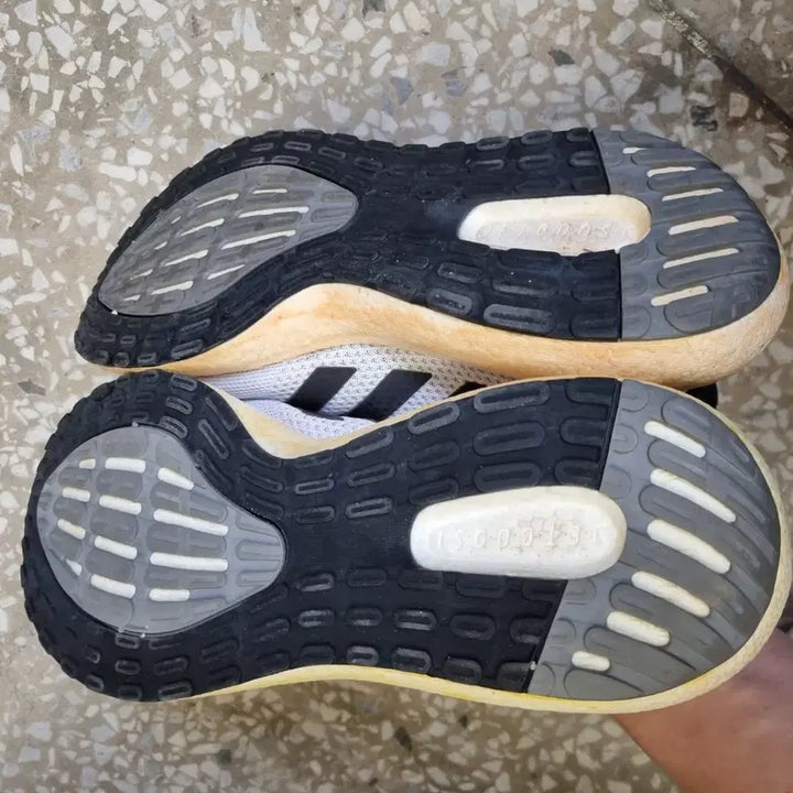 [BUNJANG] Adidas Boost Running Shoes (Size 255) / [255 size]아디다스 부스트 운동화 런닝화