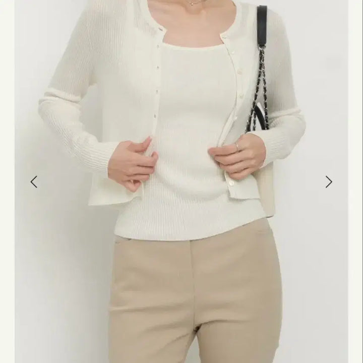 [BUNJANG] Siena Essential Sleeveless Top / 시에 리나 에센셜 슬리브리스