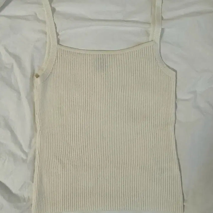 [BUNJANG] Siena Essential Sleeveless Top / 시에 리나 에센셜 슬리브리스