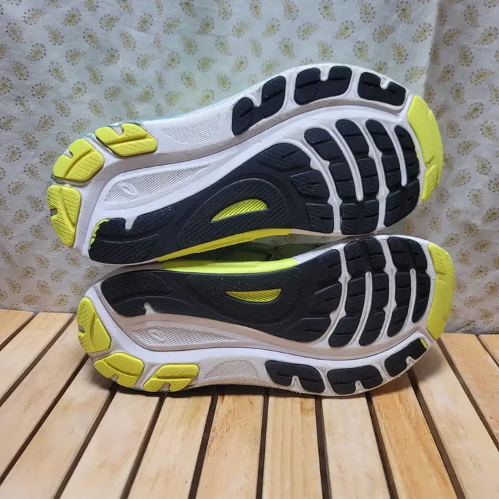 [SOLD OUT] 아식스 젤 카야노 31 러닝화  270