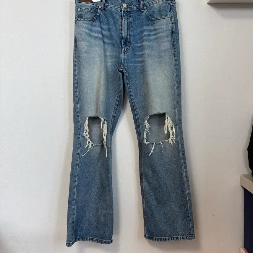 [BUNJANG] Andersson Bell Distressed Vintage Bootcut Jeans / [L] Andersson Bell 디스트로이드 빈티지 부츠컷 청바지 찢청