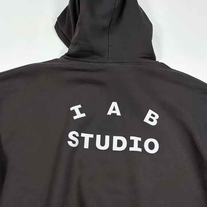 [BUNJANG] Iab Studio Back Logo Basic Hoodie (2XL) / (오염존재, 2XL) 아이앱스튜디오 백로고 베이직 후드티