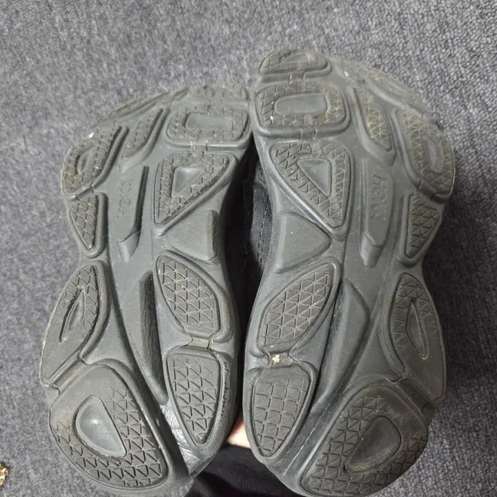 [BUNJANG] Hoka Bondi 8 Running Shoes / 호카 블랙 본디 8 러닝화 235 26042416