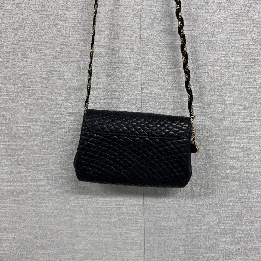 [BUNJANG] Bally Quilted Chain Crossbody Bag / 발리 퀄팅 체인 크로스백