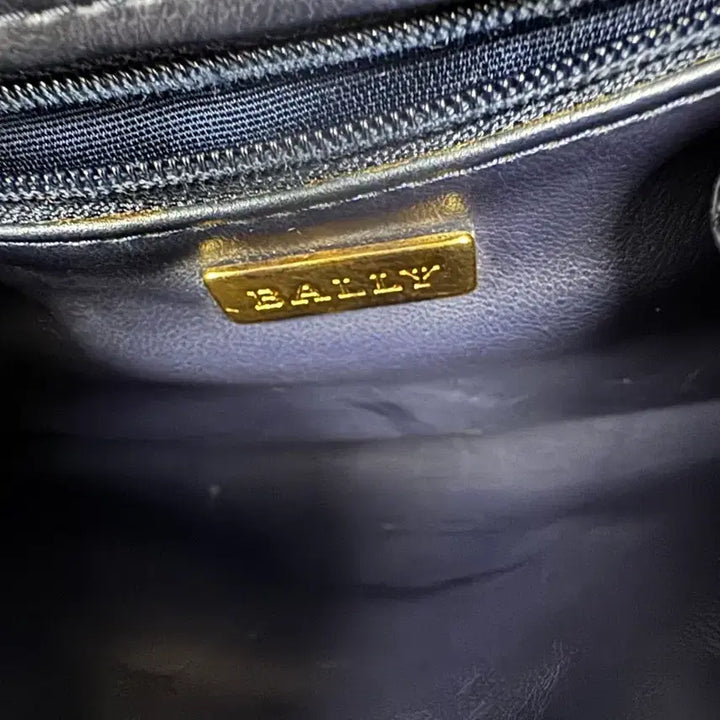 [BUNJANG] Bally Quilted Chain Crossbody Bag / 발리 퀄팅 체인 크로스백