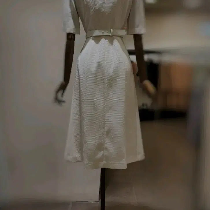 [BUNJANG] MojoSphin White Belt Double Button Dress / 모조에스핀 화이트 벨트 더블버튼 원피스(55,2023년식)
