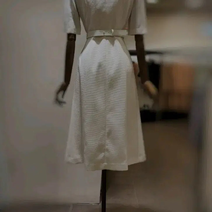 [BUNJANG] MojoSphin White Belt Double Button Dress / 모조에스핀 화이트 벨트 더블버튼 원피스(55,2023년식)