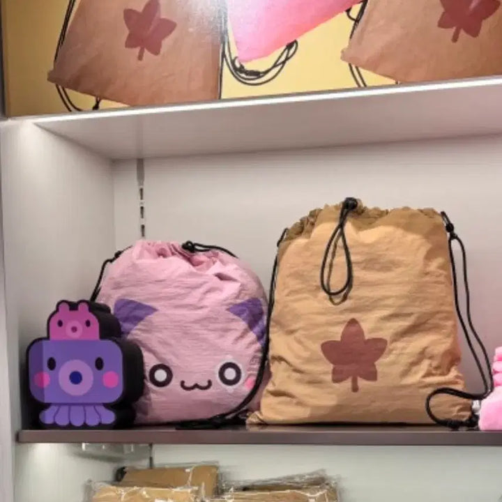 [SOLD OUT] 롯데월드 메이플스토리 핑크빈 스트링백