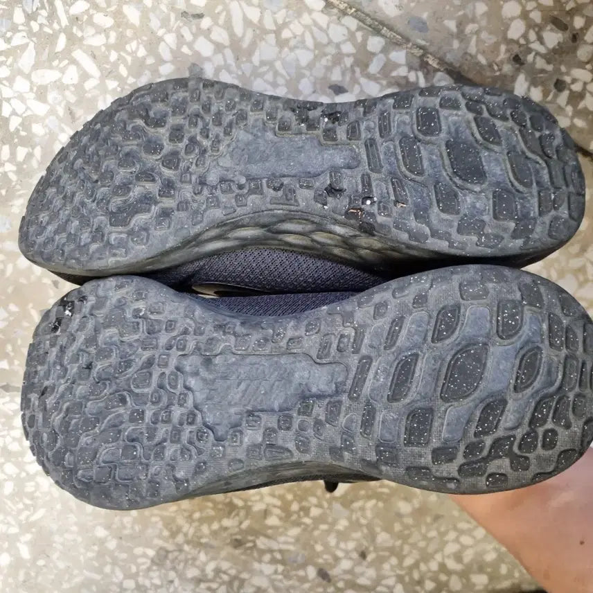 [SOLD OUT] [275 size] 나이키 레볼루션 6 운동화 런닝화