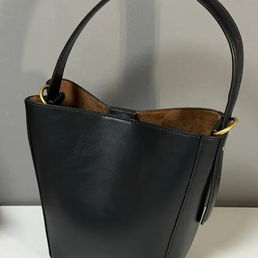 [BUNJANG] ZARA Bucket Bag with Pouch / ZARA 자라 버킷백 가방(숄더 겸 크로스백 / 파우치 포함)
