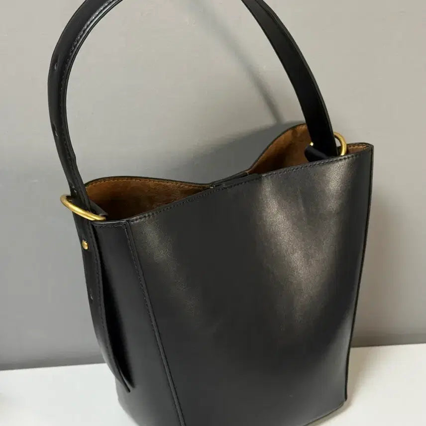 [BUNJANG] ZARA Bucket Bag with Pouch / ZARA 자라 버킷백 가방(숄더 겸 크로스백 / 파우치 포함)