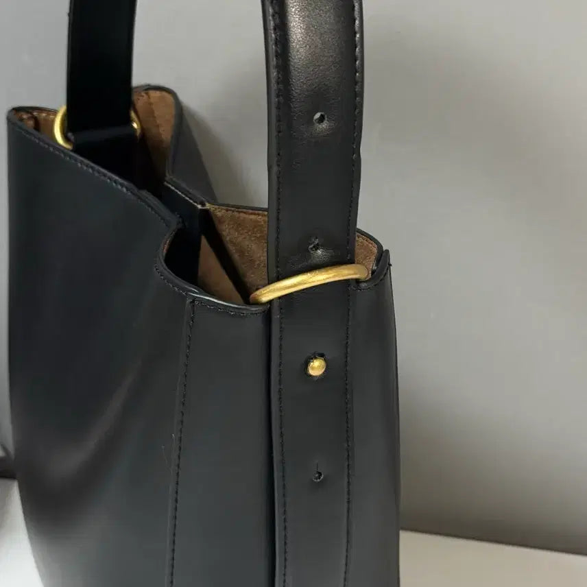 [BUNJANG] ZARA Bucket Bag with Pouch / ZARA 자라 버킷백 가방(숄더 겸 크로스백 / 파우치 포함)
