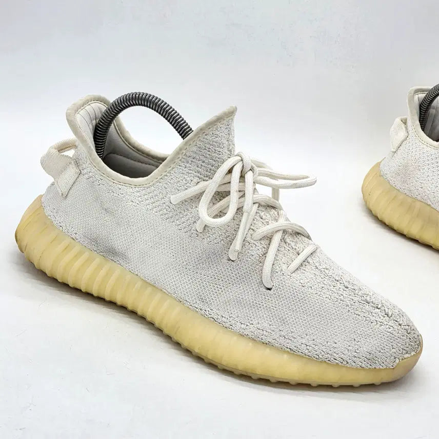 [BUNJANG] Adidas Yeezy Boost 350 V2 Cream/Triple White Sneakers / 아디다스 이지 부스트 350 V2 크림/트리플 화이트 (260)
