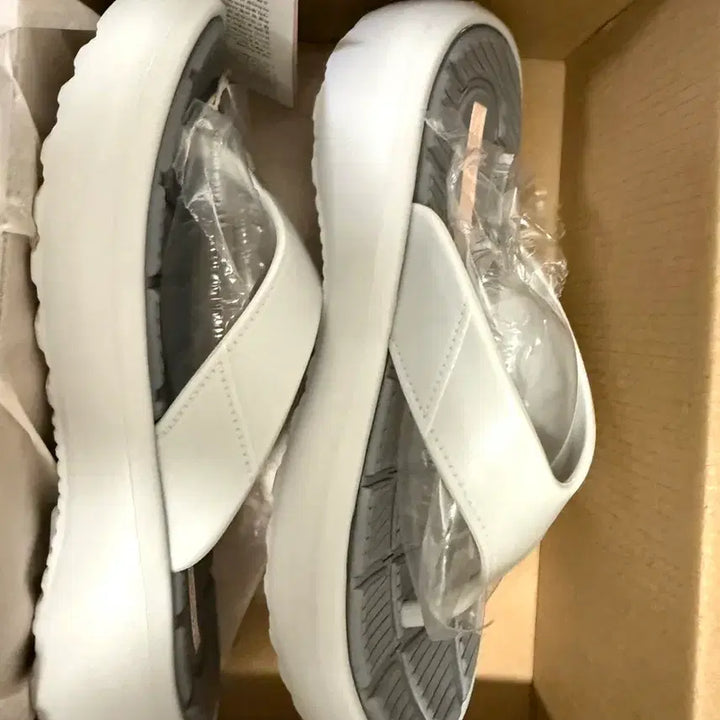 [SOLD OUT] 미닛뮤트 바스크 플립 플랍 그레이 37