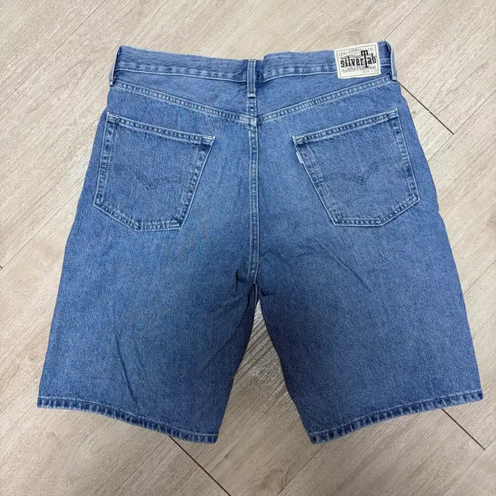 [SOLD OUT] 리바이스 실버탭 루즈 쇼츠