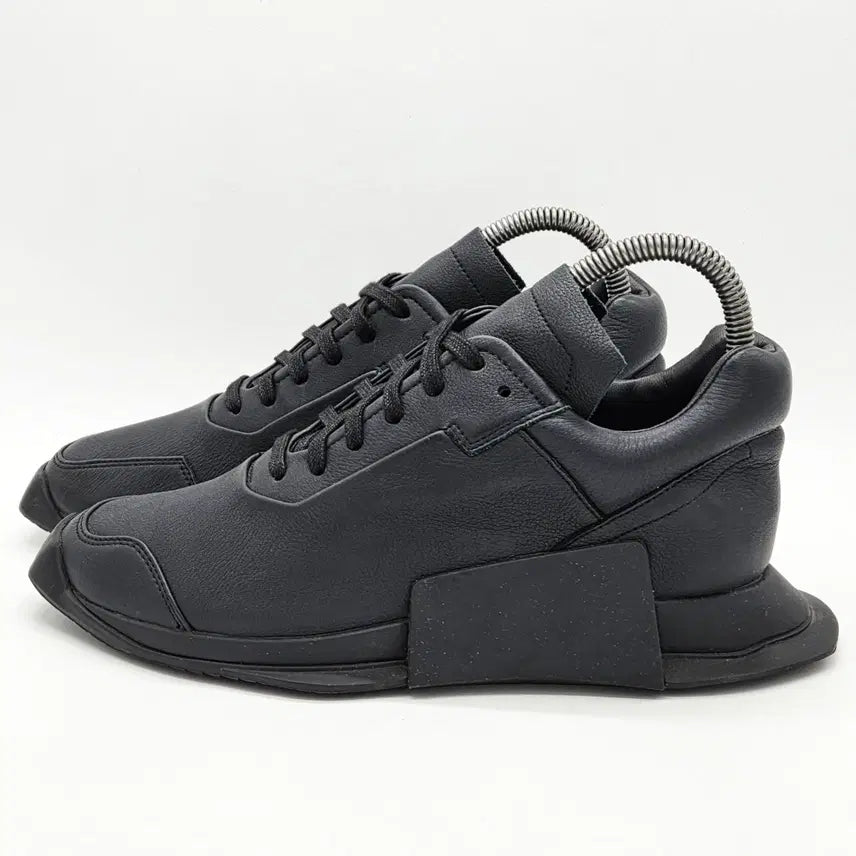[BUNJANG] Adidas x Rick Owens Level Runner Low 2 Sneakers (Black) / 아디다스 X 릭오웬스 레벨 러너 로우2 스니커즈 블랙 (240)