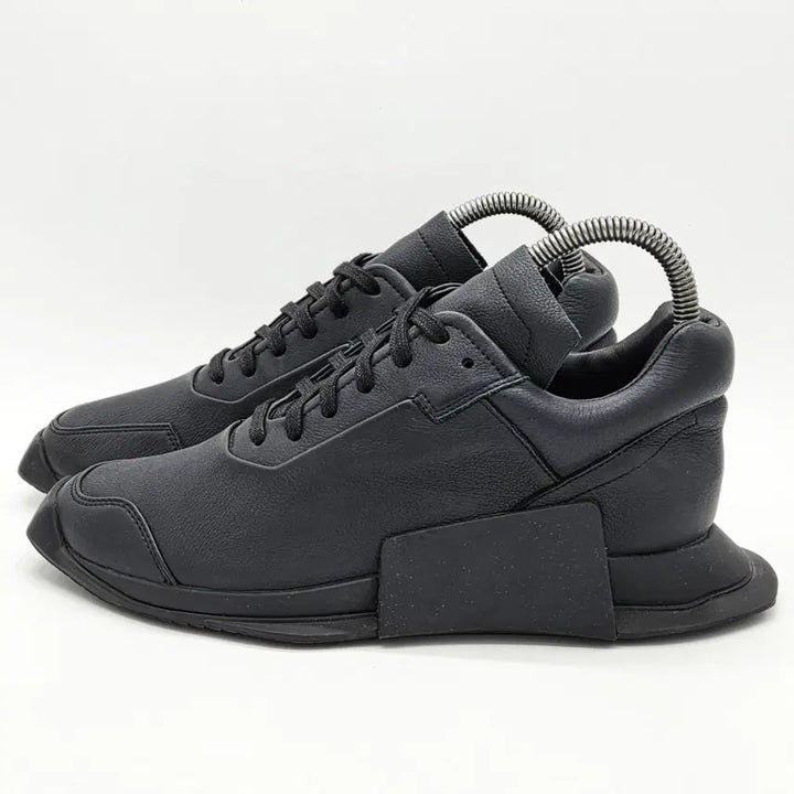 [BUNJANG] Adidas x Rick Owens Level Runner Low 2 Sneakers (Black) / 아디다스 X 릭오웬스 레벨 러너 로우2 스니커즈 블랙 (240)