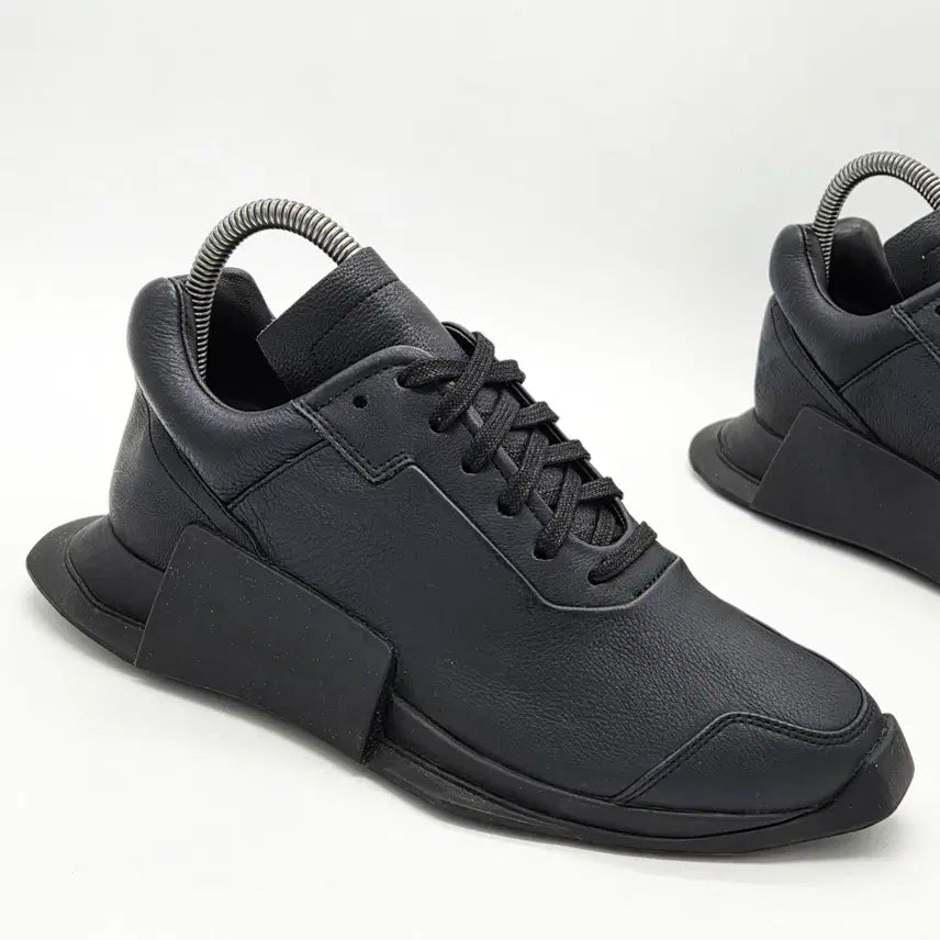 [BUNJANG] Adidas x Rick Owens Level Runner Low 2 Sneakers (Black) / 아디다스 X 릭오웬스 레벨 러너 로우2 스니커즈 블랙 (240)