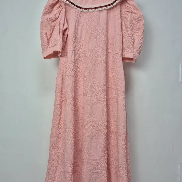 [SOLD OUT] 핑크색 카라넥 플라워버튼 롱 원피스