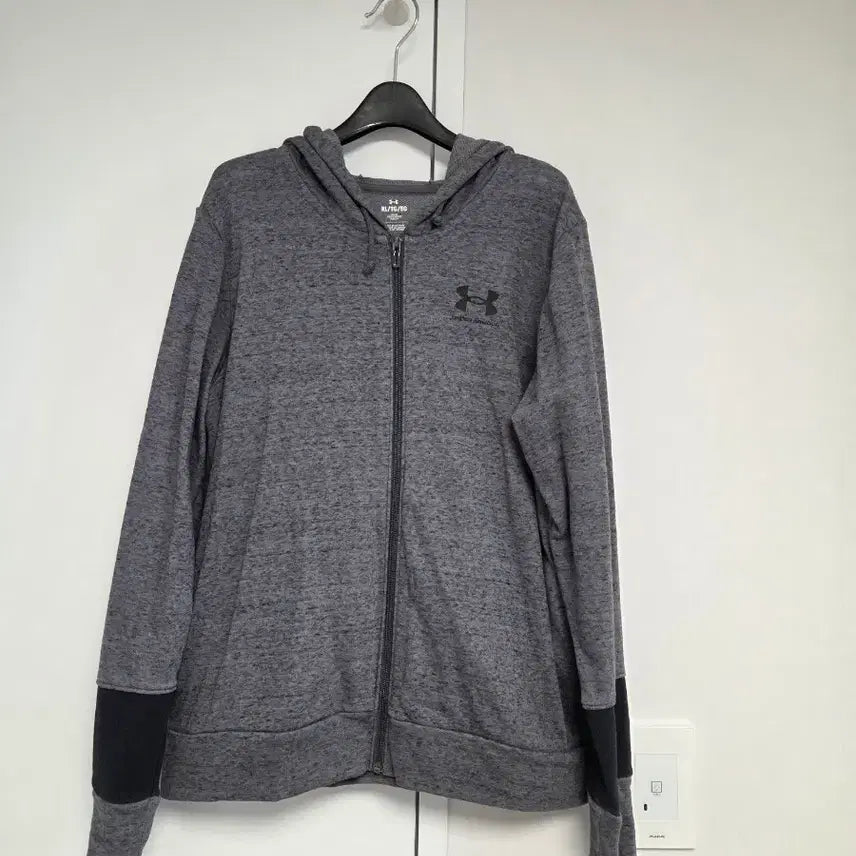 [SOLD OUT] 언더아머 집업