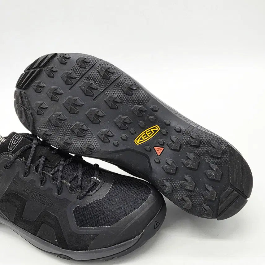 [BUNJANG] KEEN Explore Waterproof Hiking Shoes (Black, 270) / KEEN 익스플로어 워터프루프 하이킹 슈즈 블랙 (270)