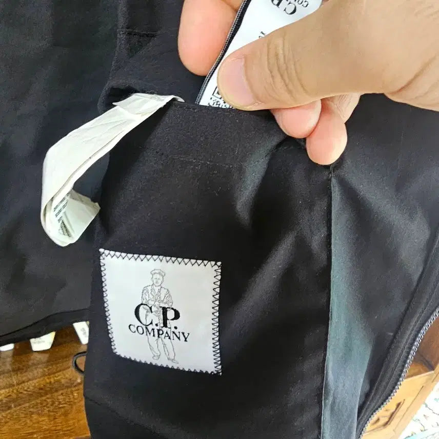 [SOLD OUT] 100-105사이즈)cp컴퍼니 나일론 자켓 팔아요 프로텍 50xl 씨피