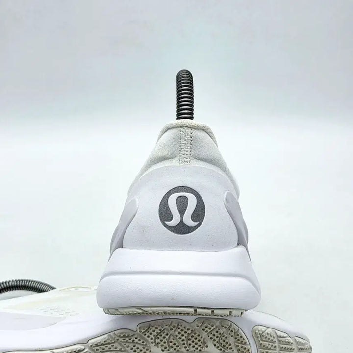 [SOLD OUT] 룰루레몬 우먼스 블리스필 런 화이트 (240)