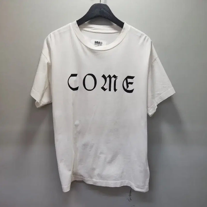 [BUNJANG] MM6 메종 마르지엘라 COME 반팔 티셔츠 / MM6 메종 마르지엘라 COME 반팔 티셔츠