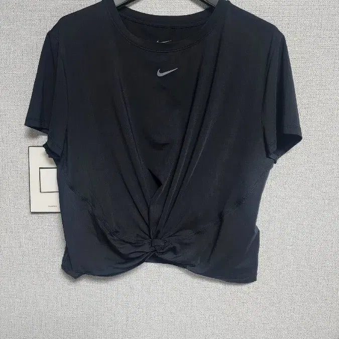 [SOLD OUT] 나이키 여성 매듭  반팔 블랙(L)새상품급