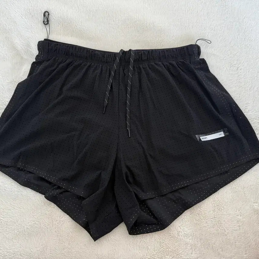 [BUNJANG] Satisfy Space-O 2.5 Shorts - Black (M) / 세티스파이 Space-O 2.5 쇼츠 블랙 M사이즈