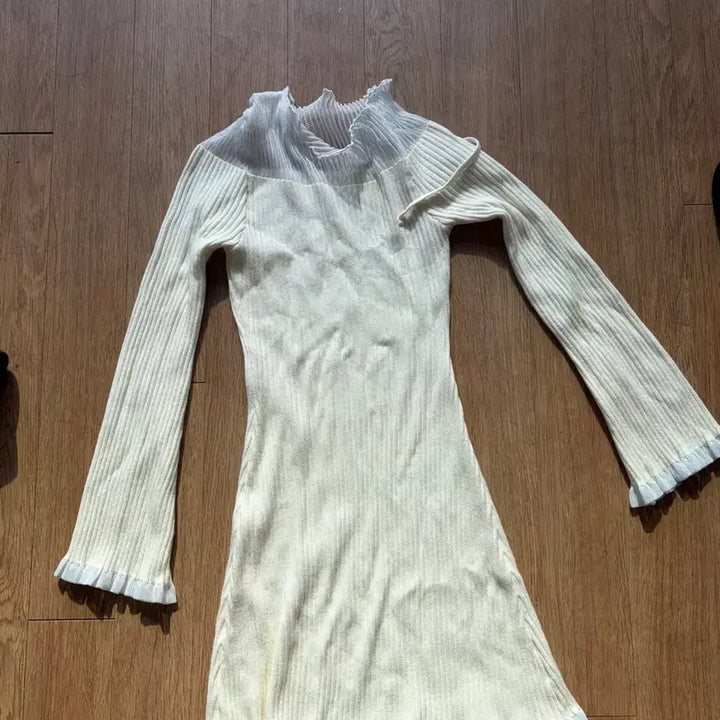 [BUNJANG] Ivory Ribbed Knit Long Sleeve Dress / 아이보리 골지 니트 롱 슬리브 원피스