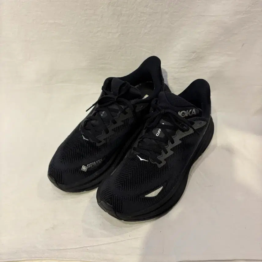 [SOLD OUT] 호카 클리프톤 9 고어텍스