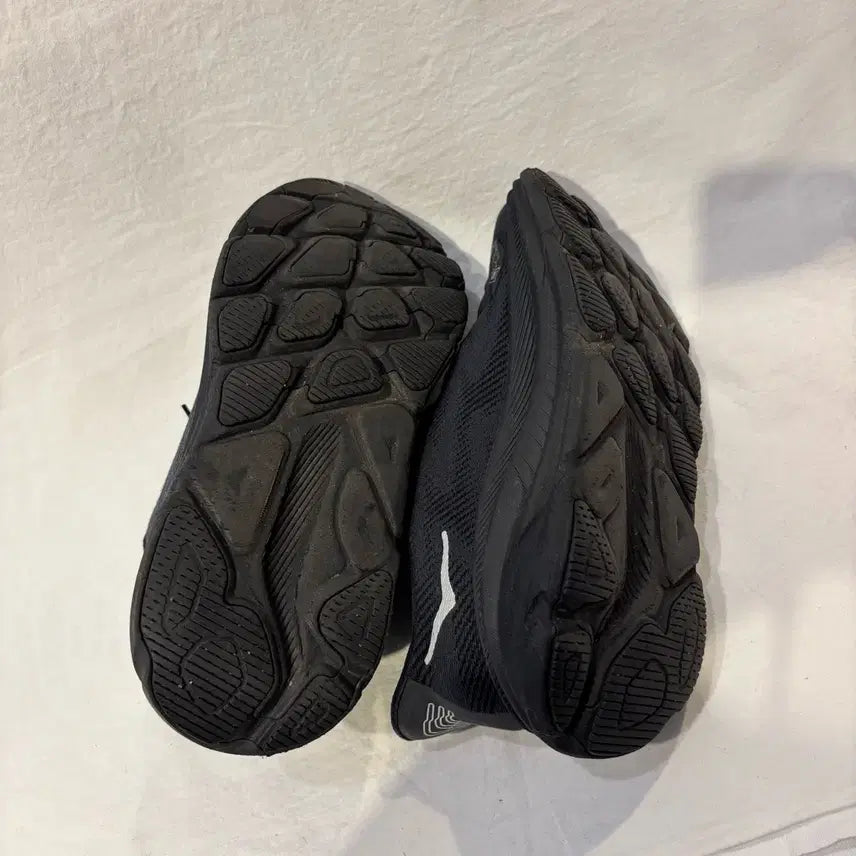 [SOLD OUT] 호카 클리프톤 9 고어텍스