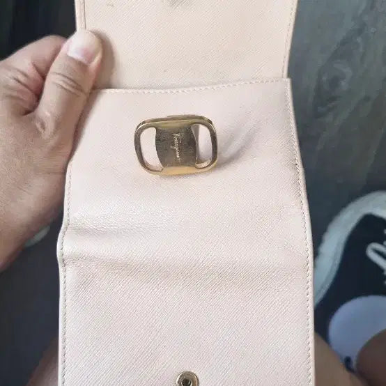 [BUNJANG] Ferragamo Baby Pink Wallet / 페라가모 베이비핑크 반지갑