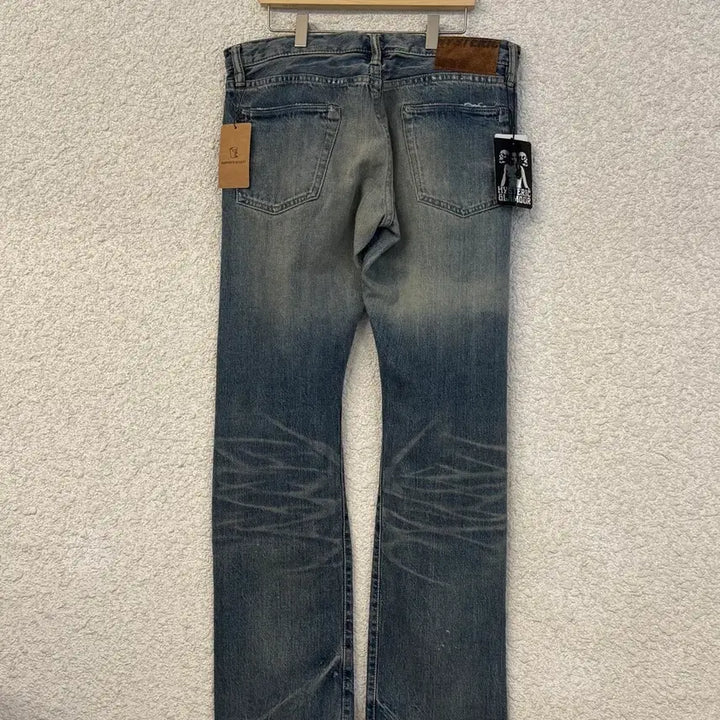 [SOLD OUT] 히스테릭 글래머 데미지드 스터드 데님