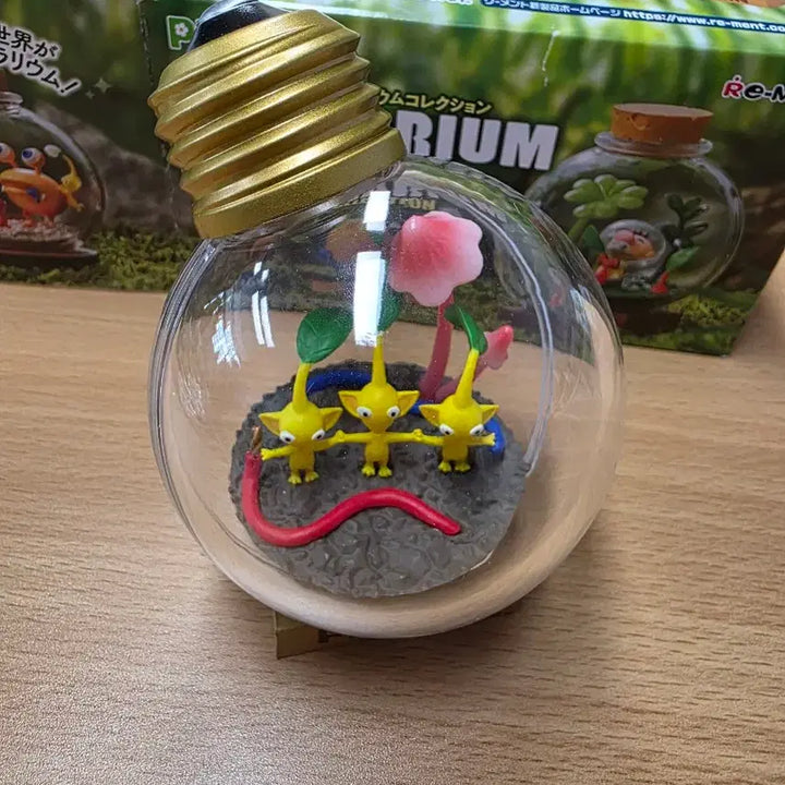[BUNJANG] Re-Ment Pikmin Terrarium Series 1 Yellow Pikmin Figure / 리멘트 피크민 테라리움 1탄 6번 노란 피크민 진열제품 깨끗함 풀구성