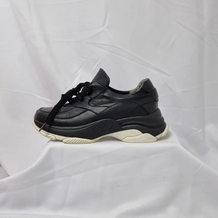 [BUNJANG] Vera Wang New York Light Leather Sneakers / 빈티지하서 235 베라왕 뉴워크 라이트 레더 스니커즈