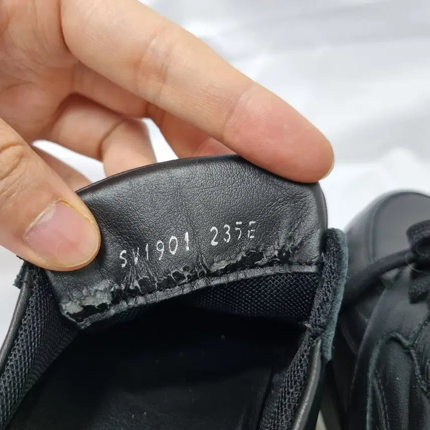 [BUNJANG] Vera Wang New York Light Leather Sneakers / 빈티지하서 235 베라왕 뉴워크 라이트 레더 스니커즈
